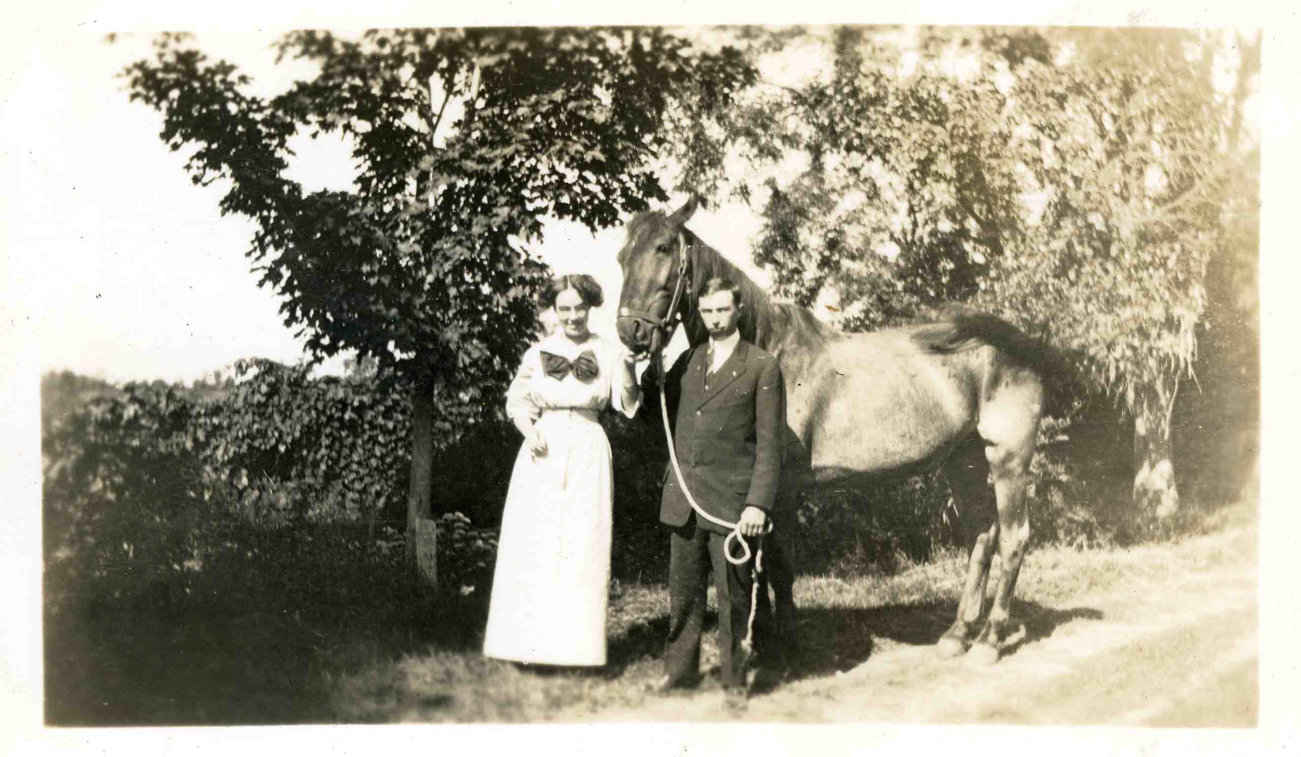  - 1914c_Mabel_Ernest_and_Jerry_Sparking_Horse_11