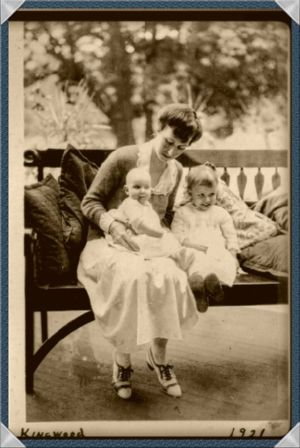 Margery Zenus King with daughters Margery  and Patricia Findley