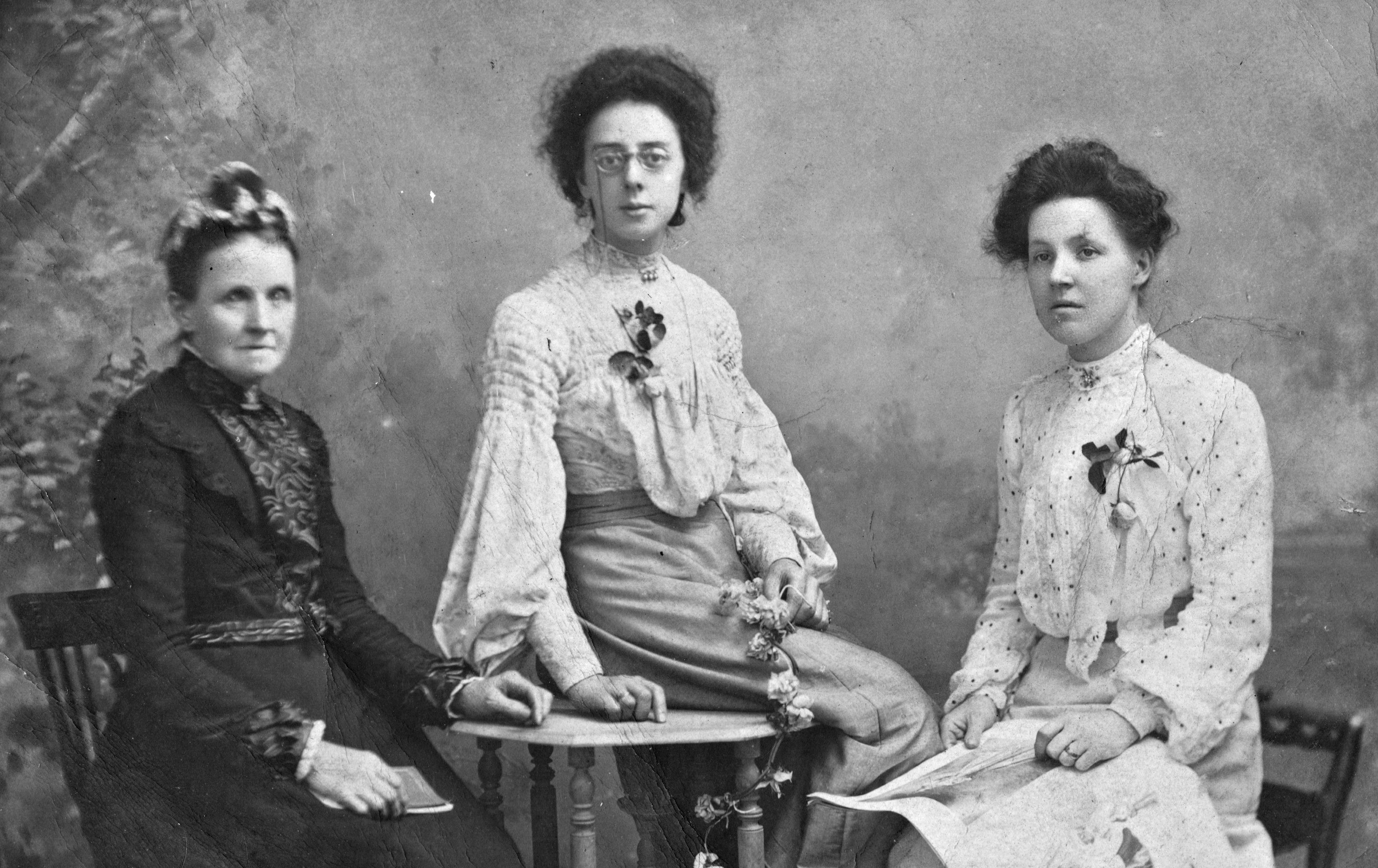 Anne (Walker) Madeley and daughters