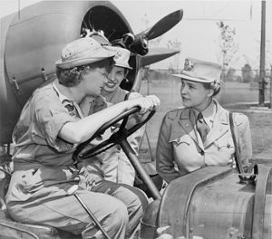 Col. Oveta Culp Hobby (right) w/ Auxiliary Margaret Peterson & Capt. Elizabeth Gilbert