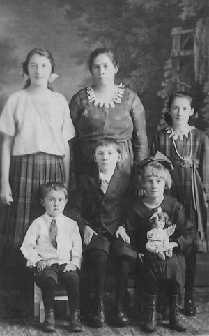 Eva Schott Fritzler and Children