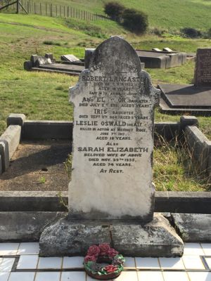 Headstone Robert Lancaster, Sarah Elizabeth Yaxley, Leslie Oswald Lancaster, Iris Elvina Lancaster, Ellenor Lancaster